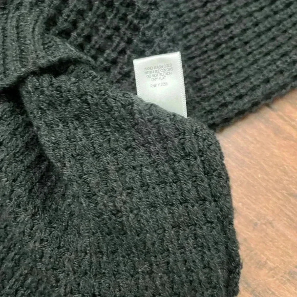 2/$12 Riahi Fashion Sweater Size Large Black Waffle Knit Lightweight Summer Goth - Picture 4 of 8